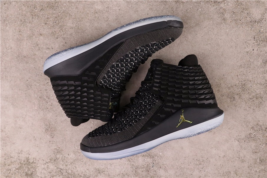 Air Jordan 32 “Black Cat”