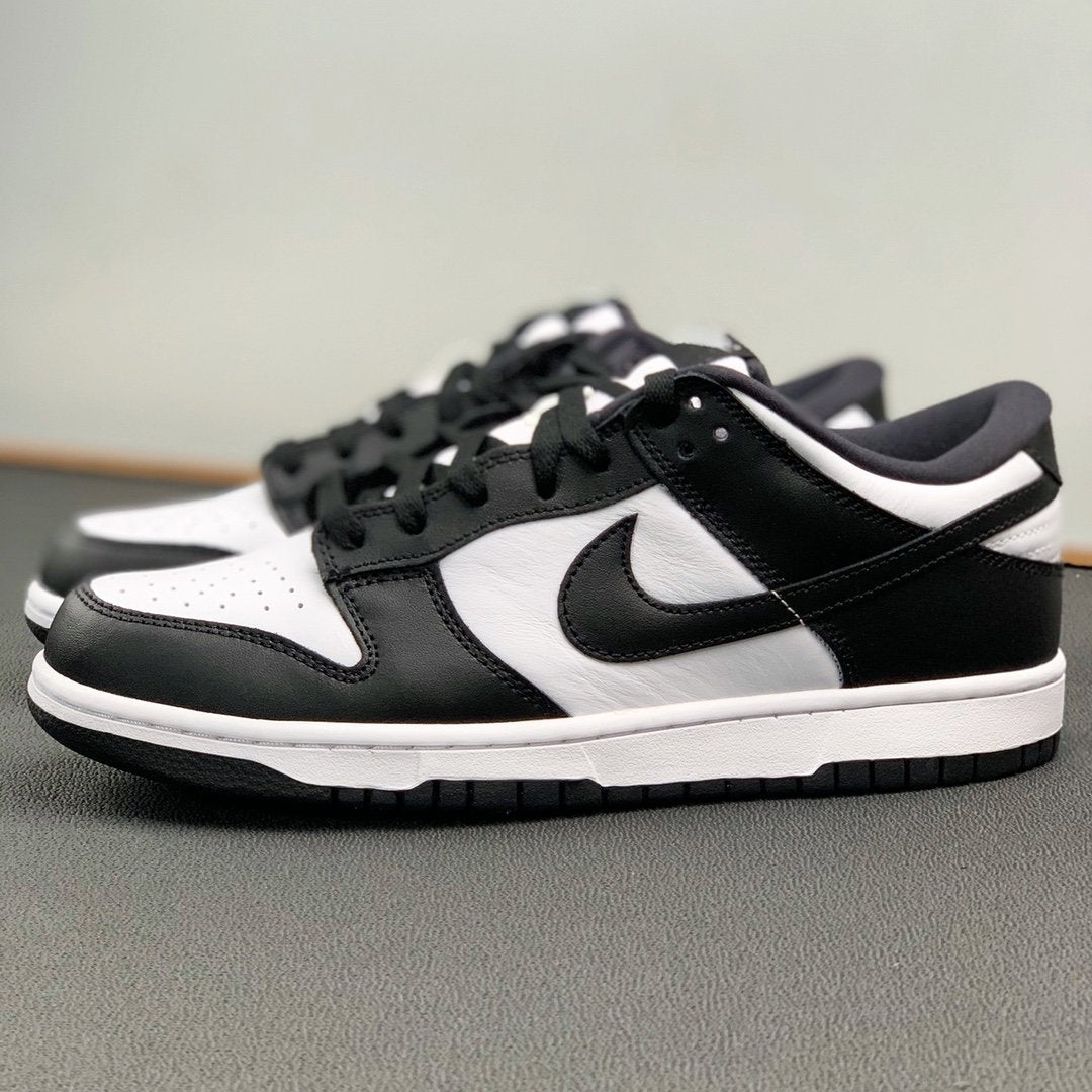 Nike SB Dunk Low "Panda"