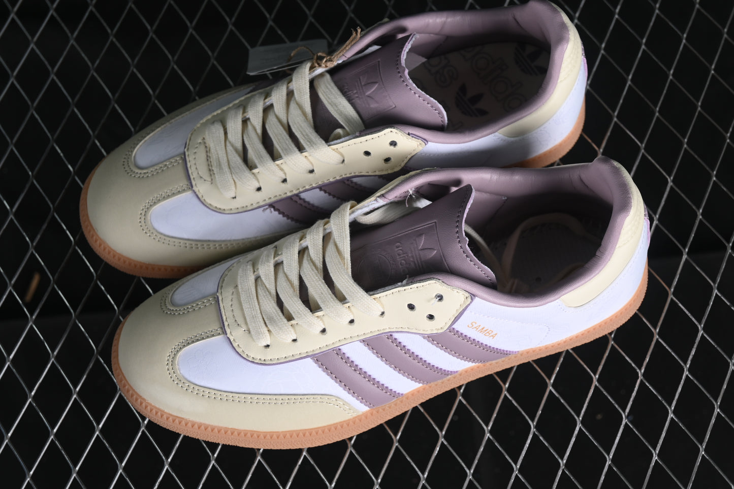 Adidas samba.- blancas, marrones y beige