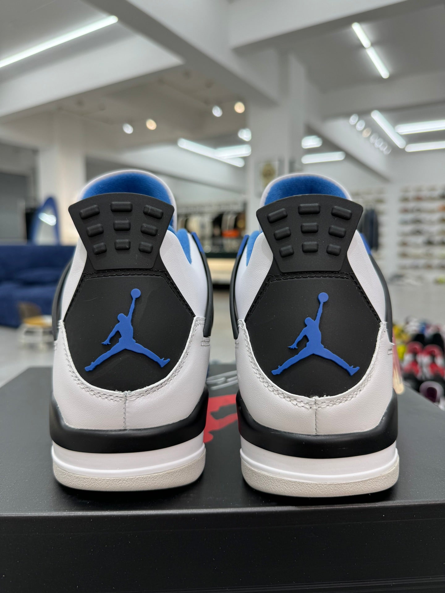 Air Jordan 4 Retro "White and Blue"