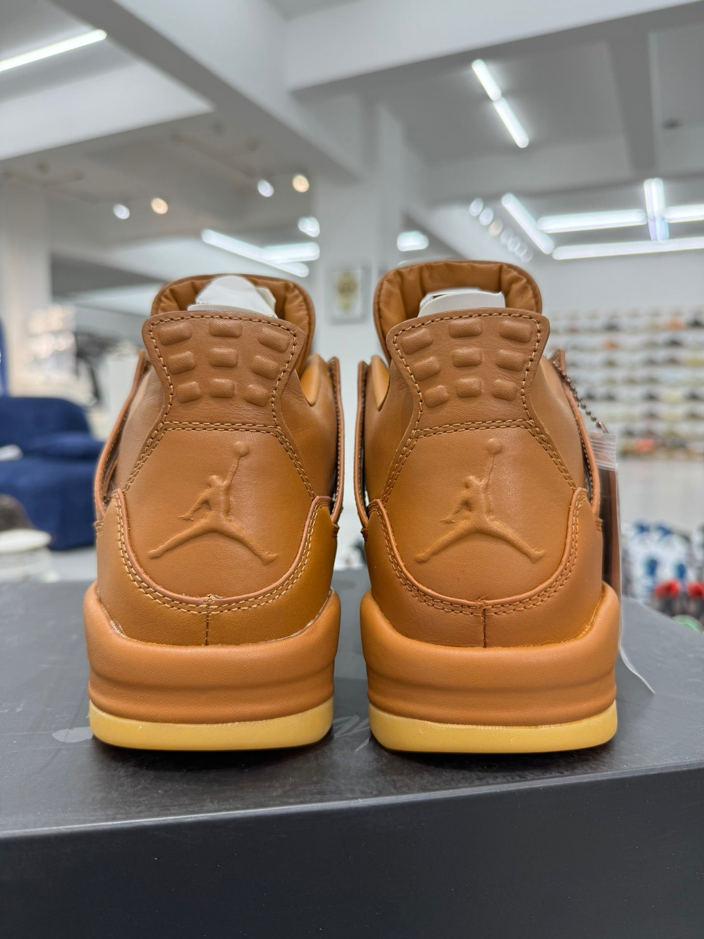 Air Jordan 4 Premium "Ginger".- Elegancia y Estilo