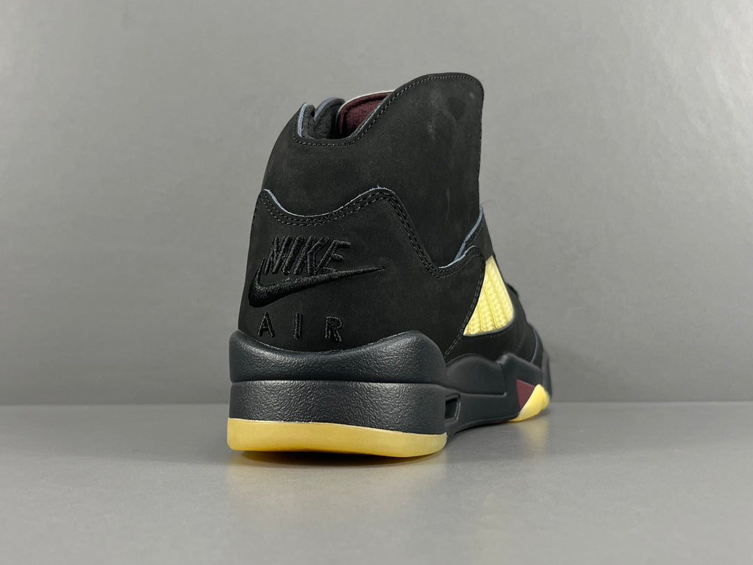 Air Jordan 5.- negras, amarillas, y vino tinto