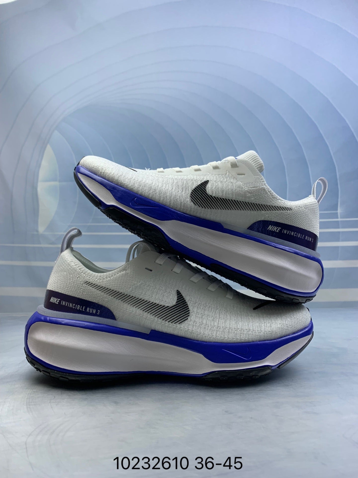 Nike invincible 3.- blancas y azules