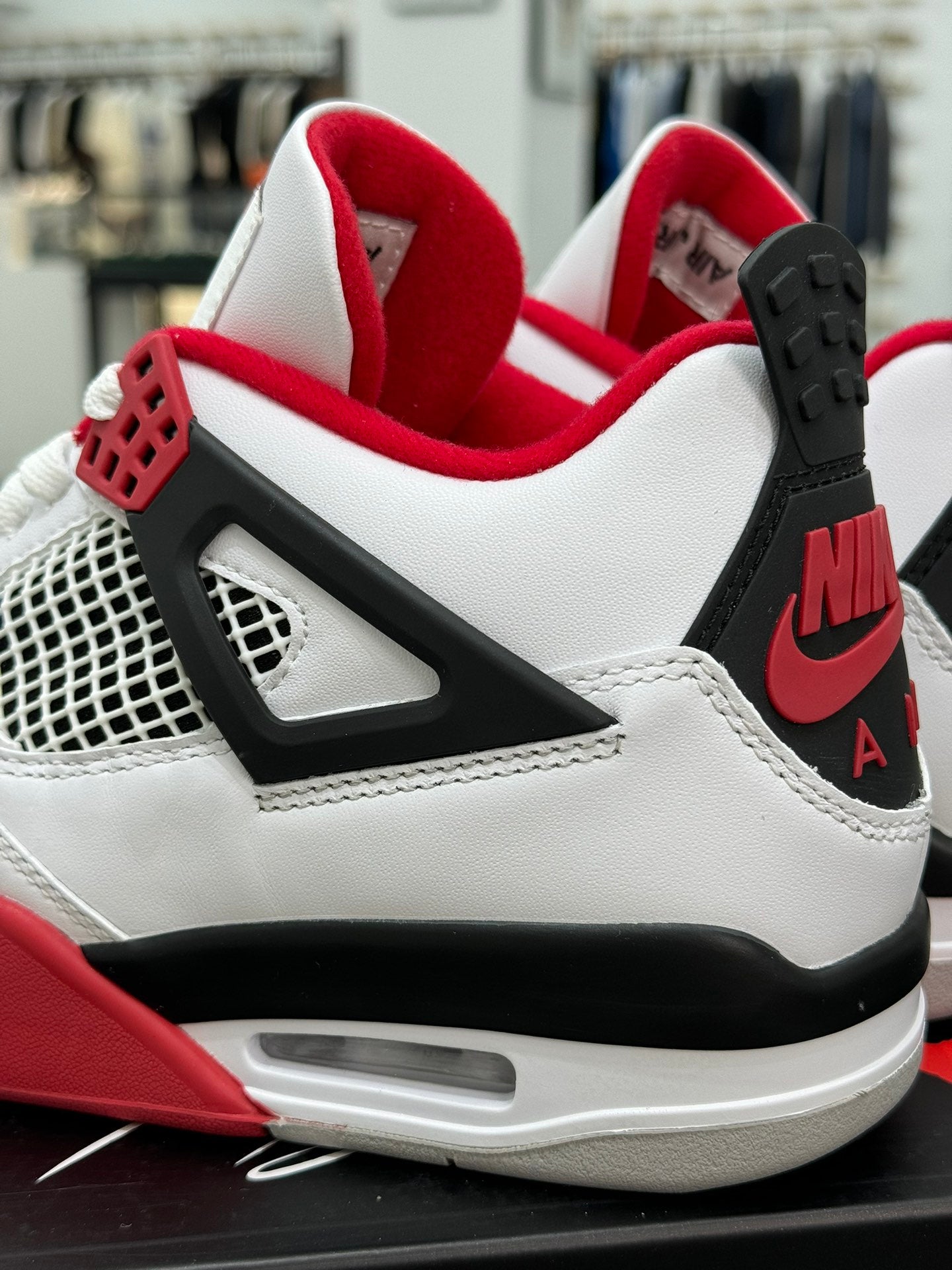 Air Jordan 4 Retro "Fire Red"