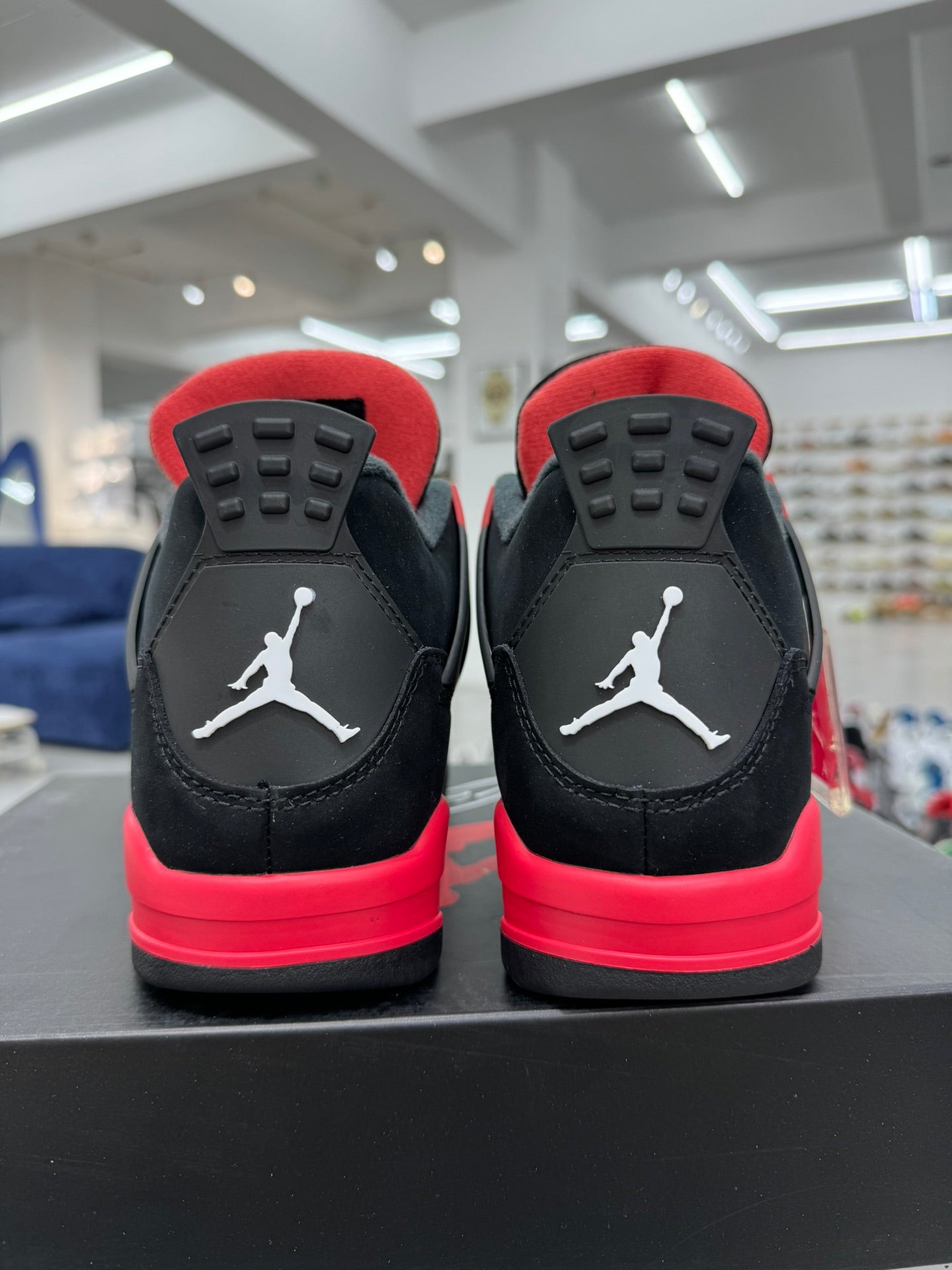 Air Jordan 4 Retro negro y rojo