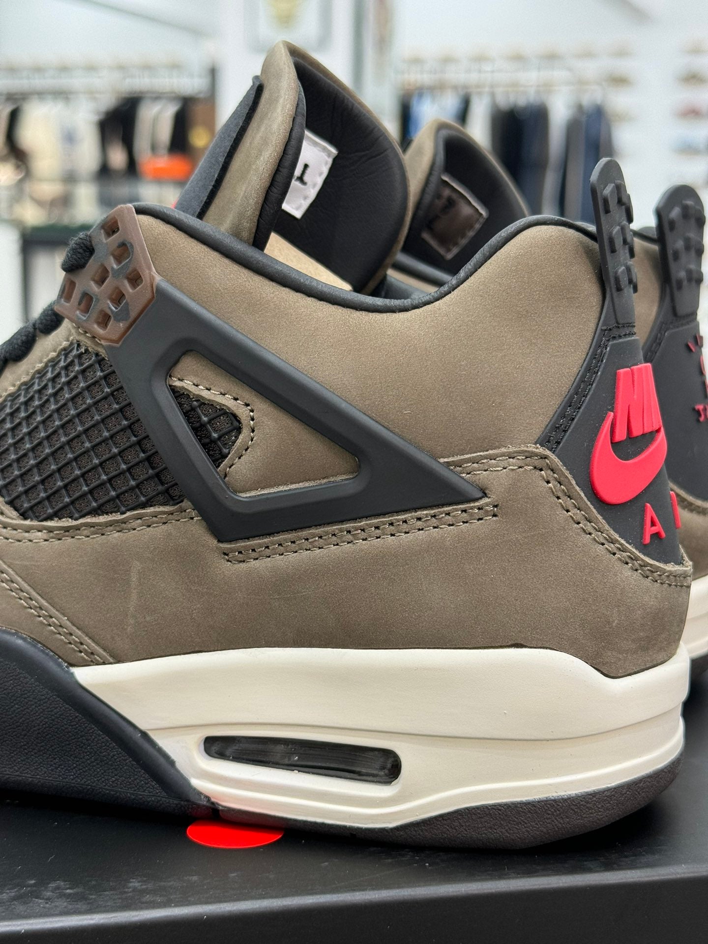 Air Jordan 4 Retro TS "Negro Oliva"