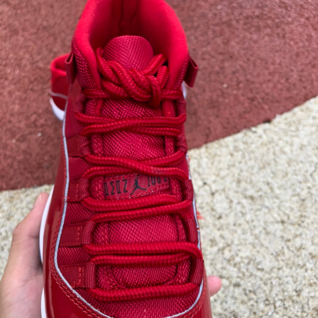 Air Jordan 11 "Big Red"