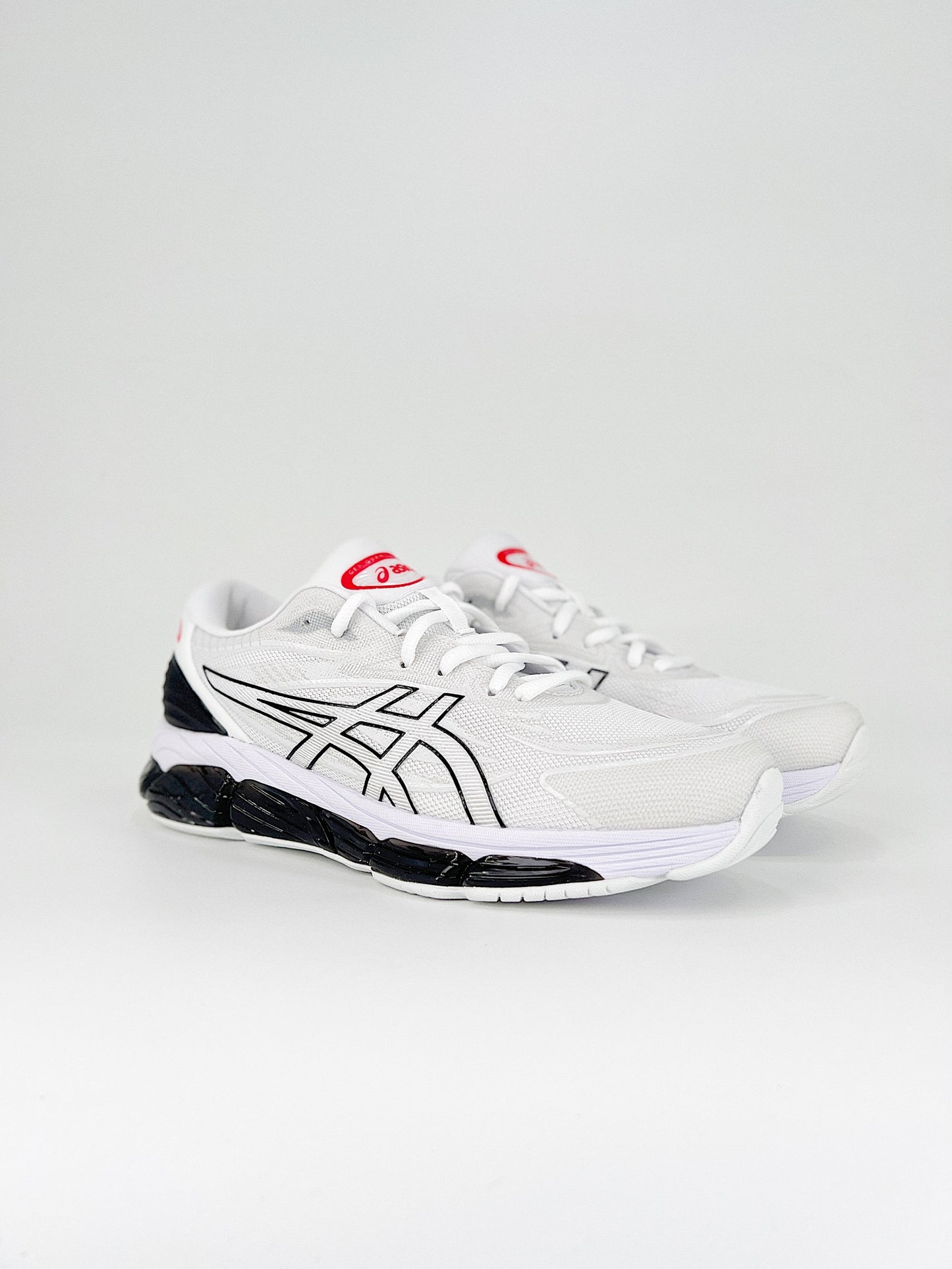 Asics Gel-Quantum 360 VIII.- blancas y negras