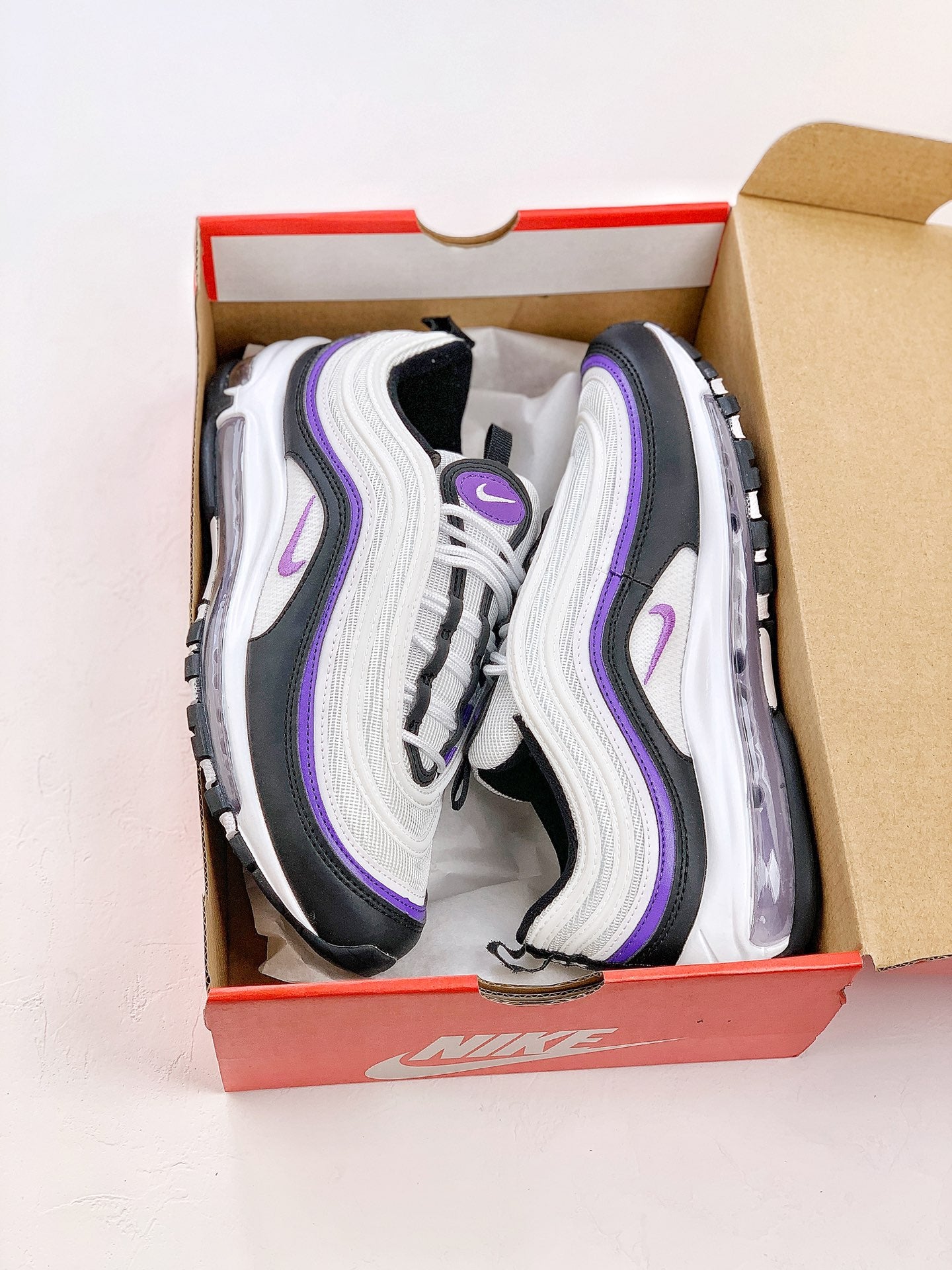 Nike Air Max 97.- blancas, negras y moradas