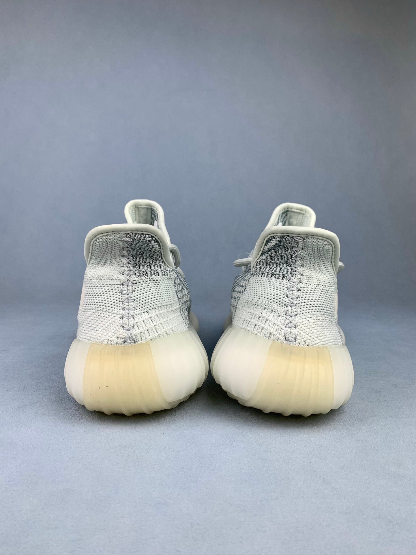 Yeezy Boost 350 v2 Blanco Nube.-Edición Limitada