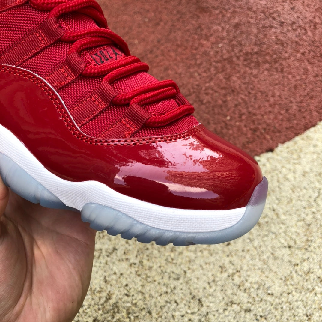 Air Jordan 11 "Big Red"