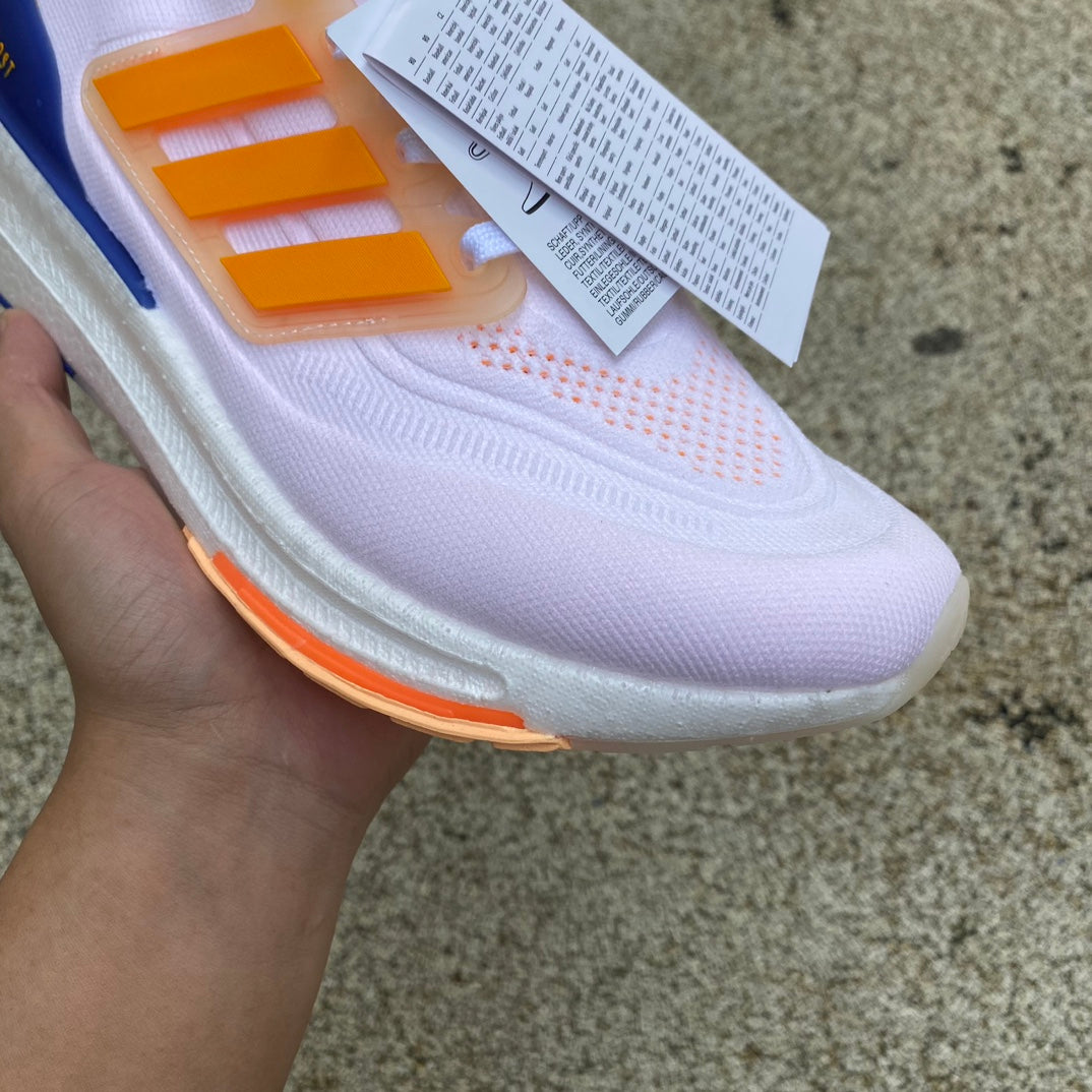 Adidas Ultra BOOST Light Naranja Claro y Azul oscuro