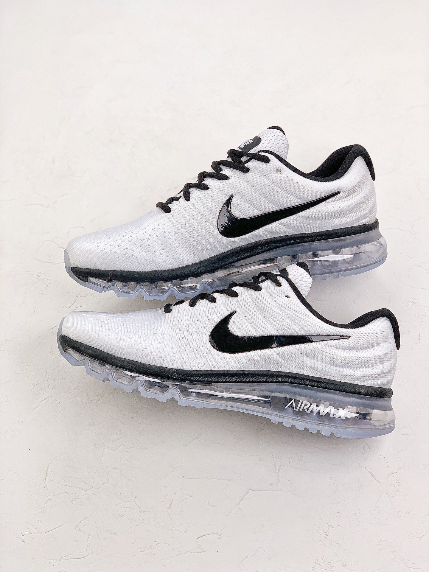 NIKE AIR MAX 2017.- blancas y negras