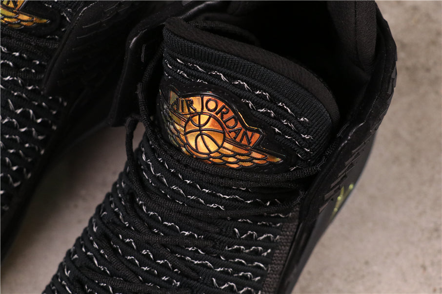 Air Jordan 32 “Black Cat”