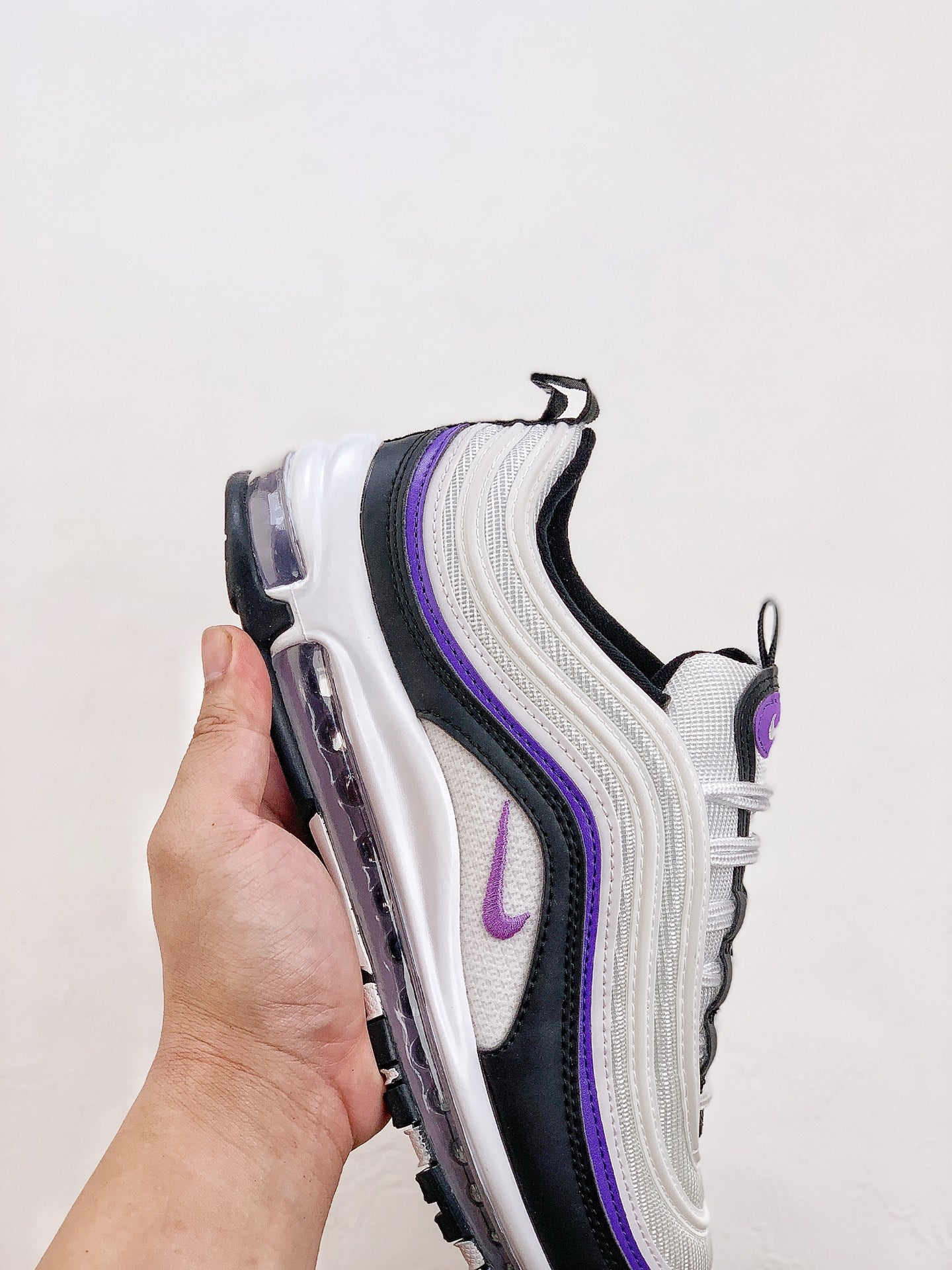 Nike Air Max 97.- blancas, negras y moradas