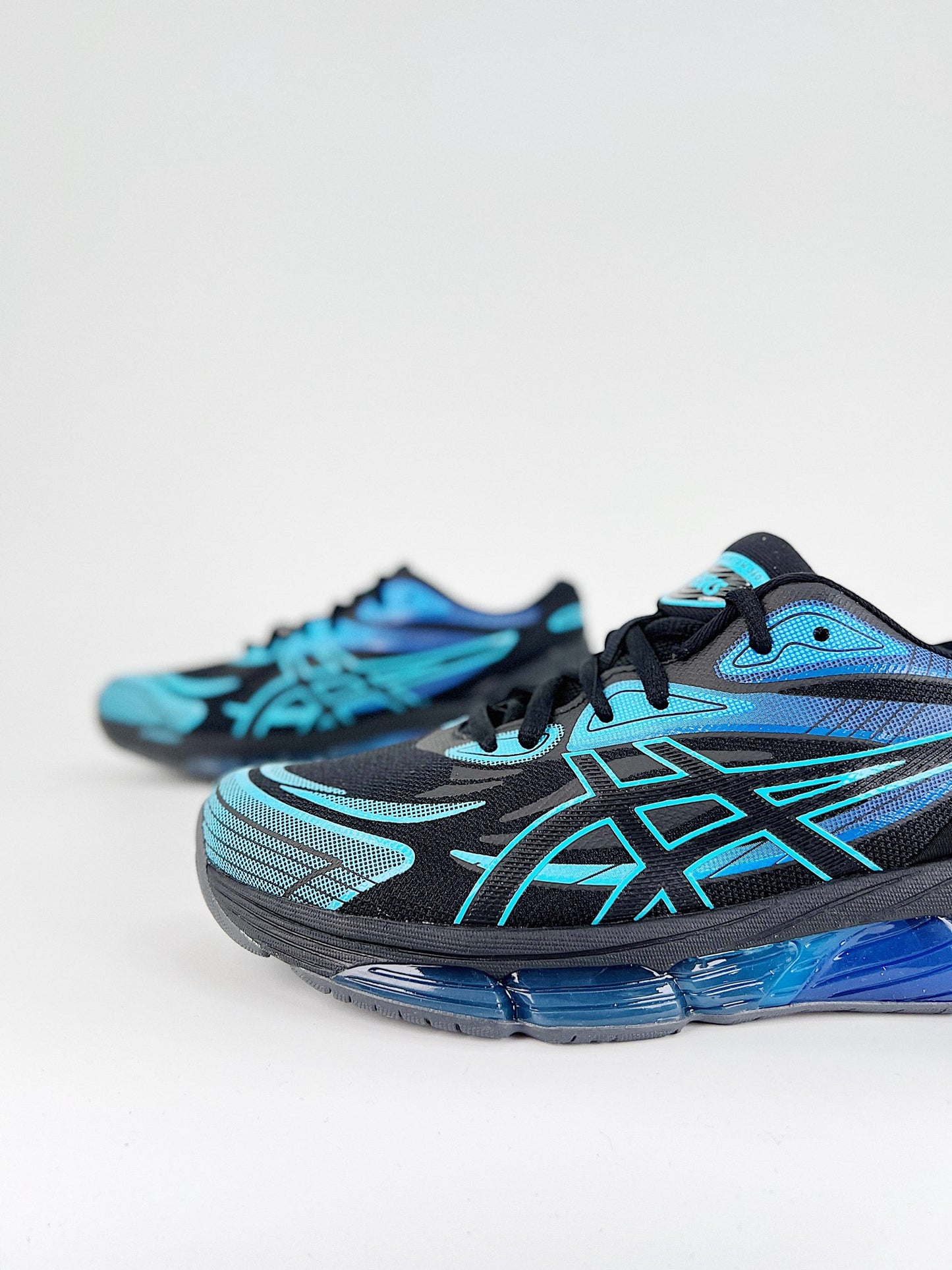 Asics Gel-Quantum 360 VIII.-negras y azules