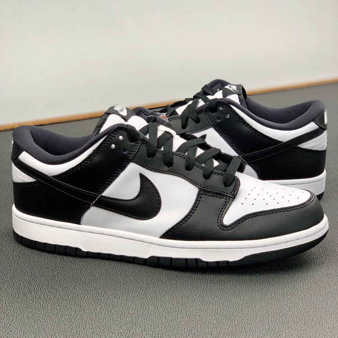 Nike SB Dunk Low "Panda"