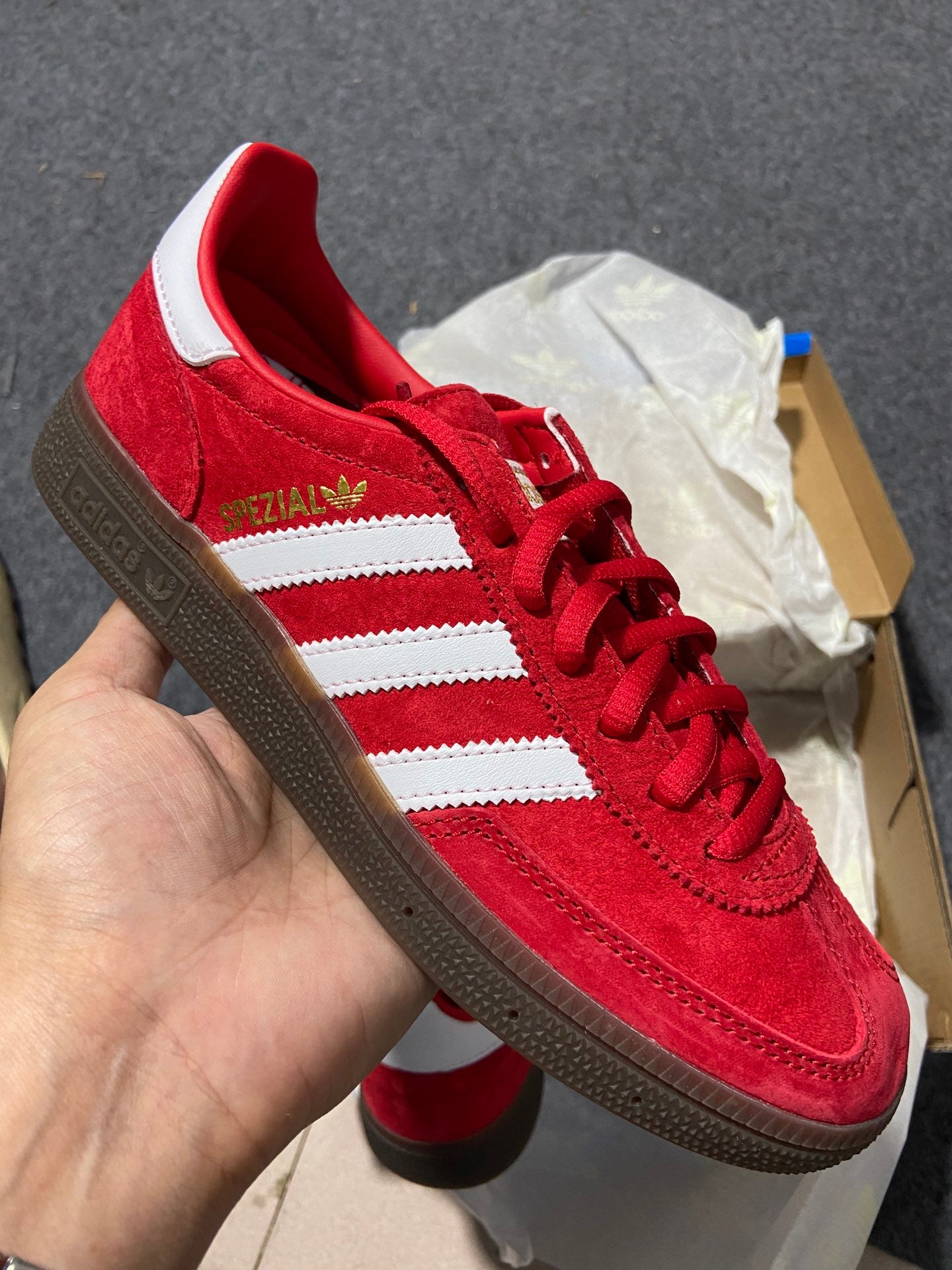 Adidas spezial.- rojas