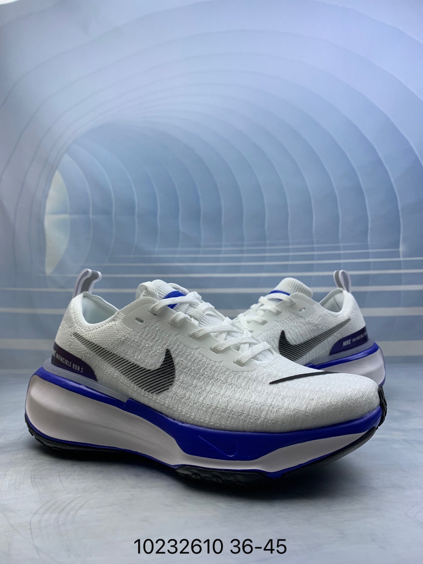 Nike invincible 3.- blancas y azules