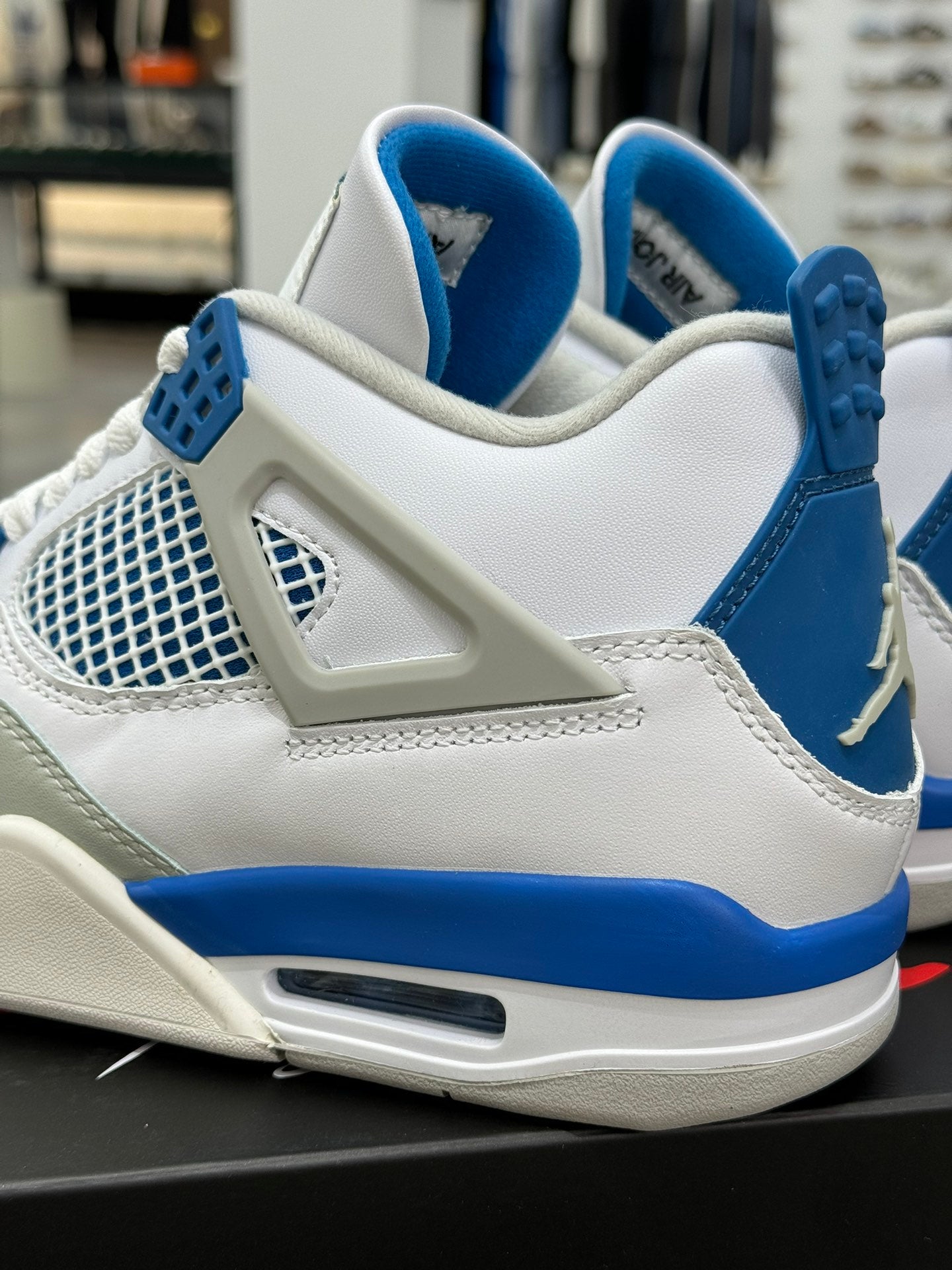 Air Jordan 4 Retro "Military Blue"