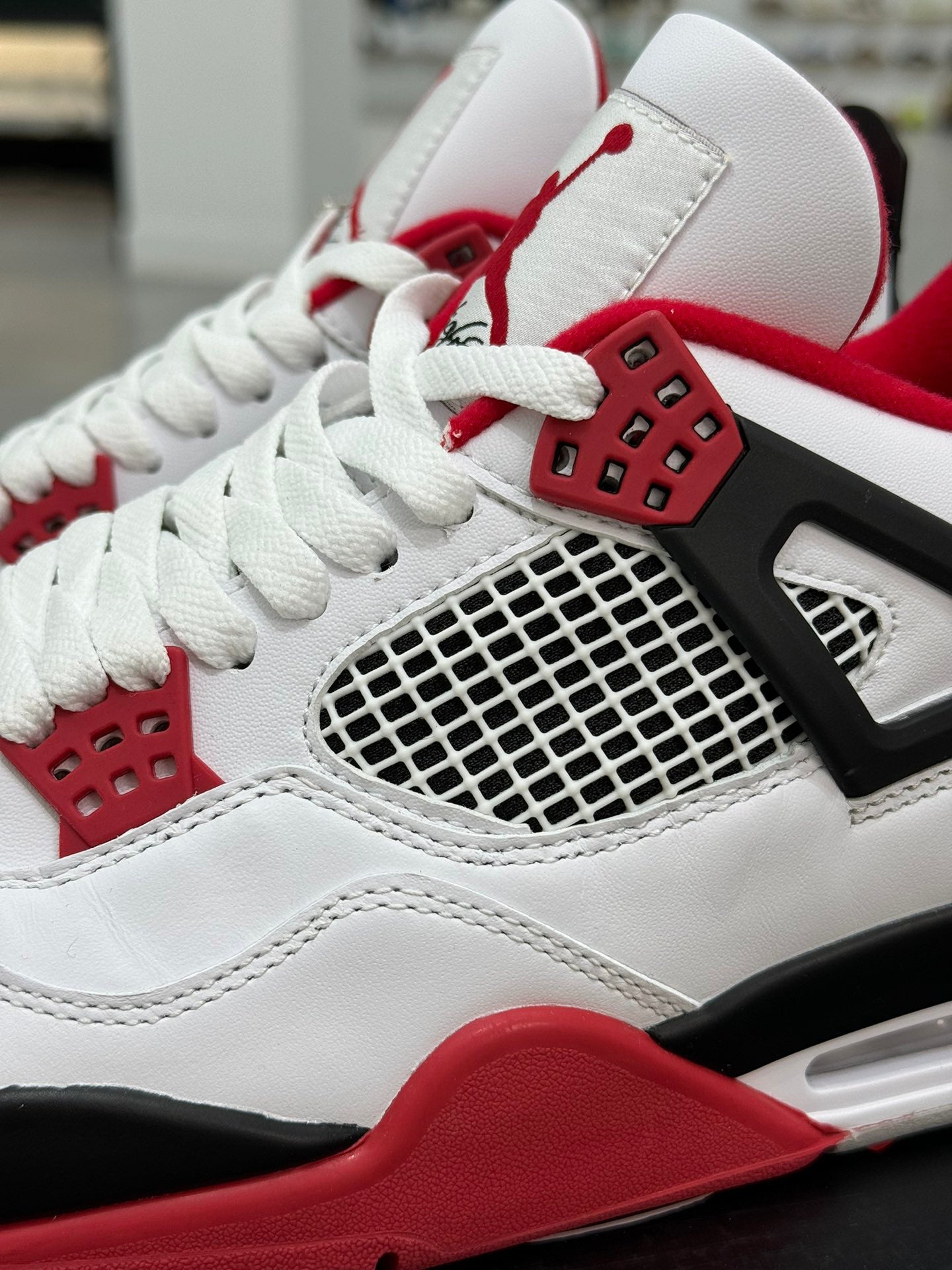 Air Jordan 4 Retro "Fire Red"