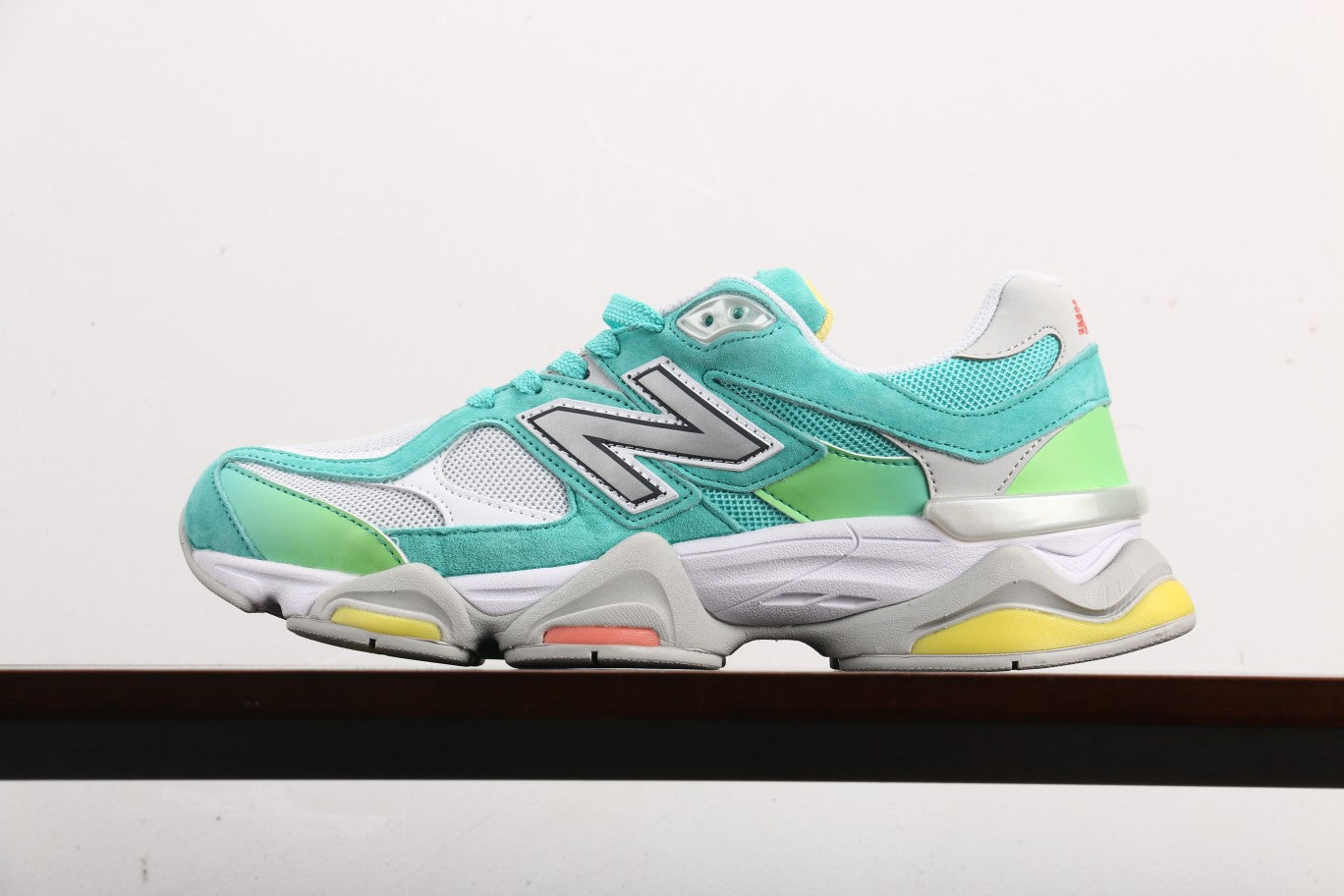 New Balance NB9060.- Joe Freshgoods