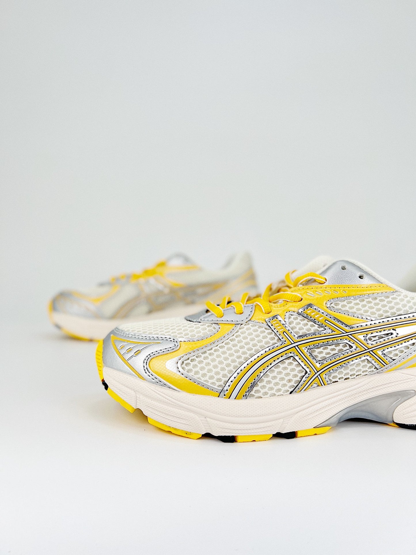 Asics GT-2160.- blancas y amarillas