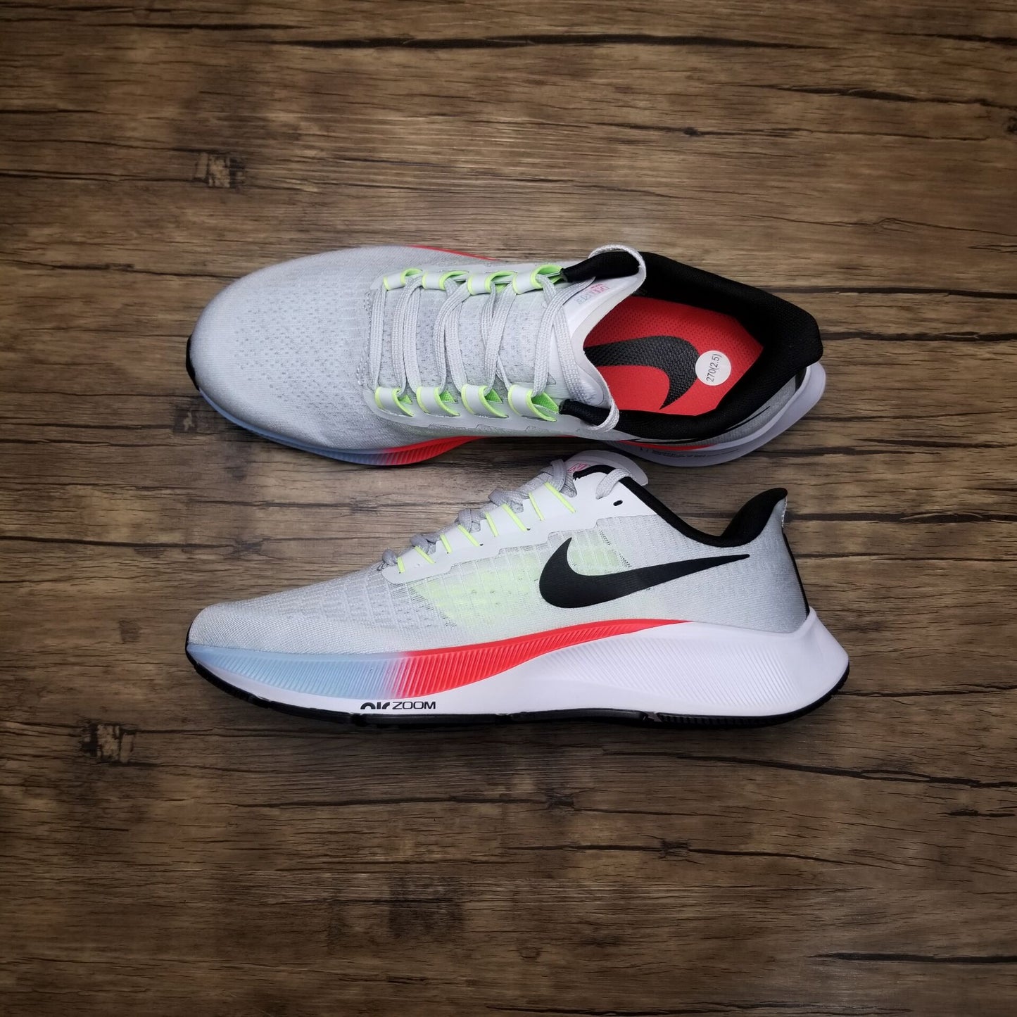 Nike Air Zoom Pegasus.- blancas