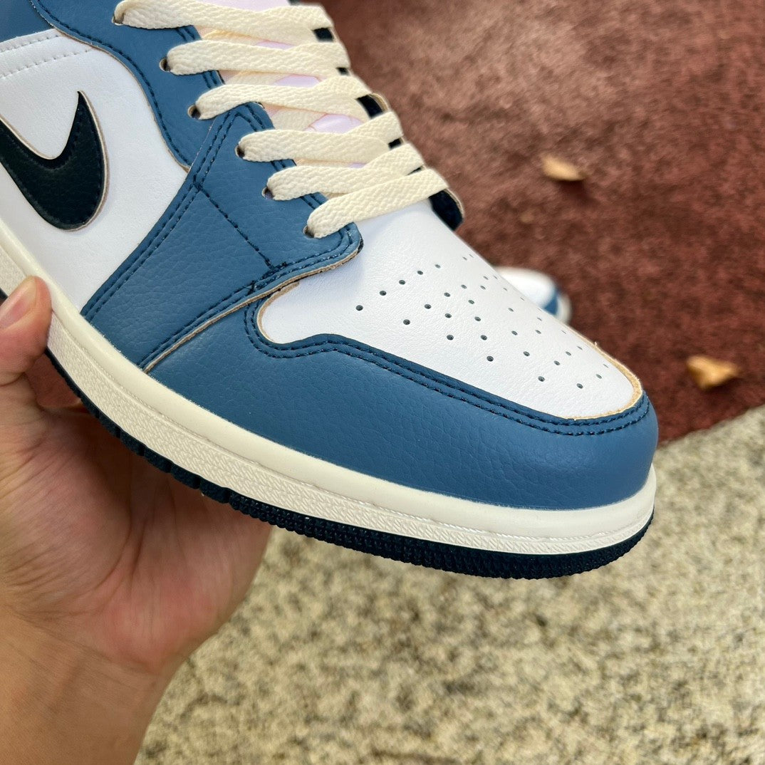 AJ1 Navy Low: Estilo y comodidad