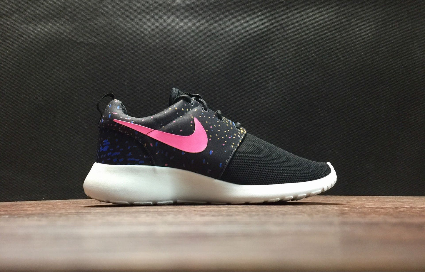 Nike Roshe Run One.- negras