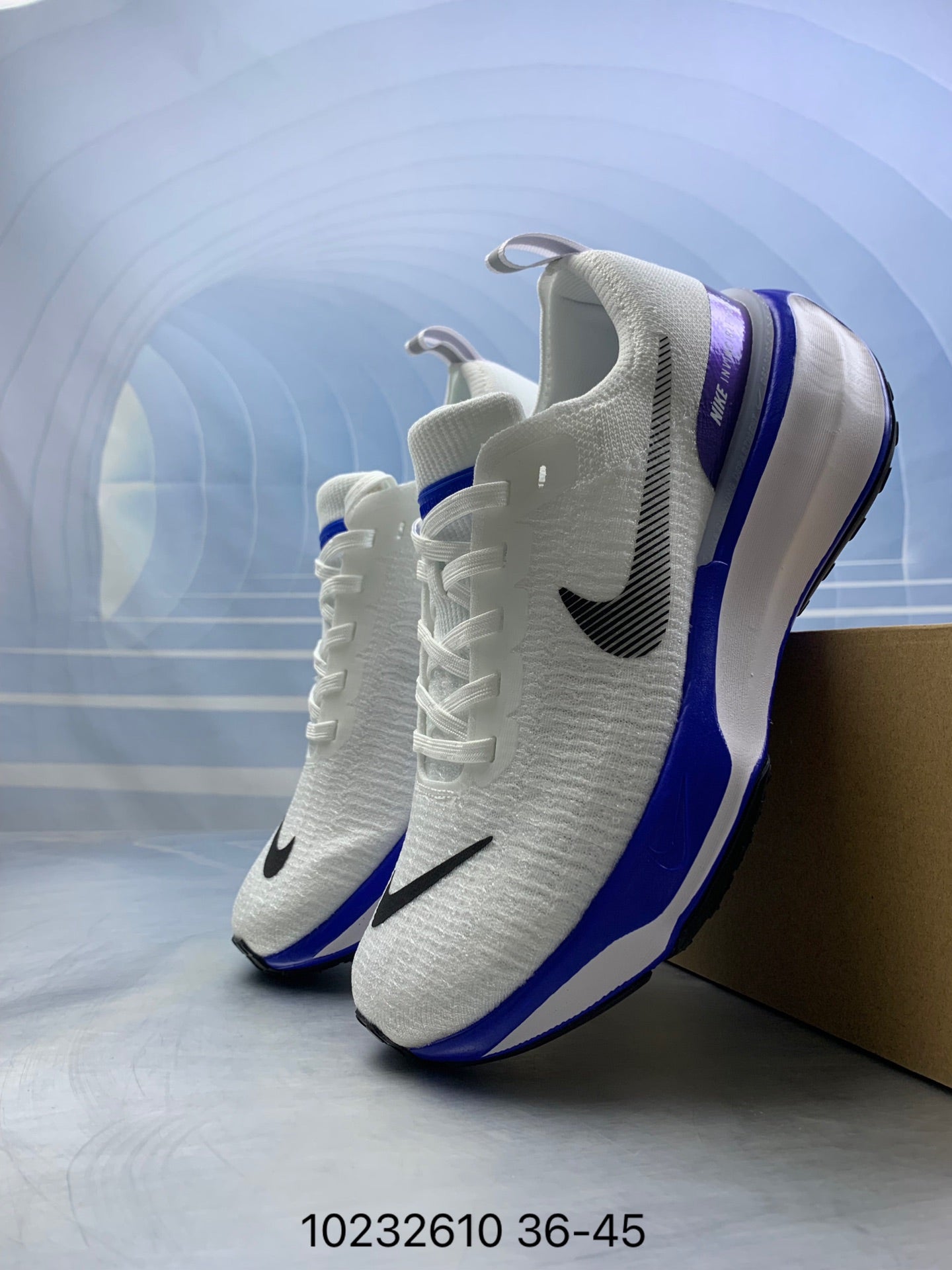 Nike invincible 3.- blancas y azules