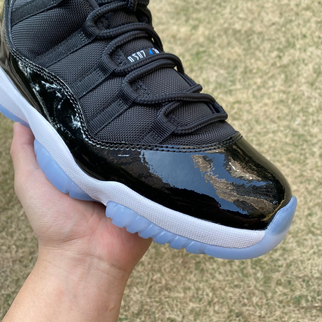 Air Jordan 11 Low "Space Jam"