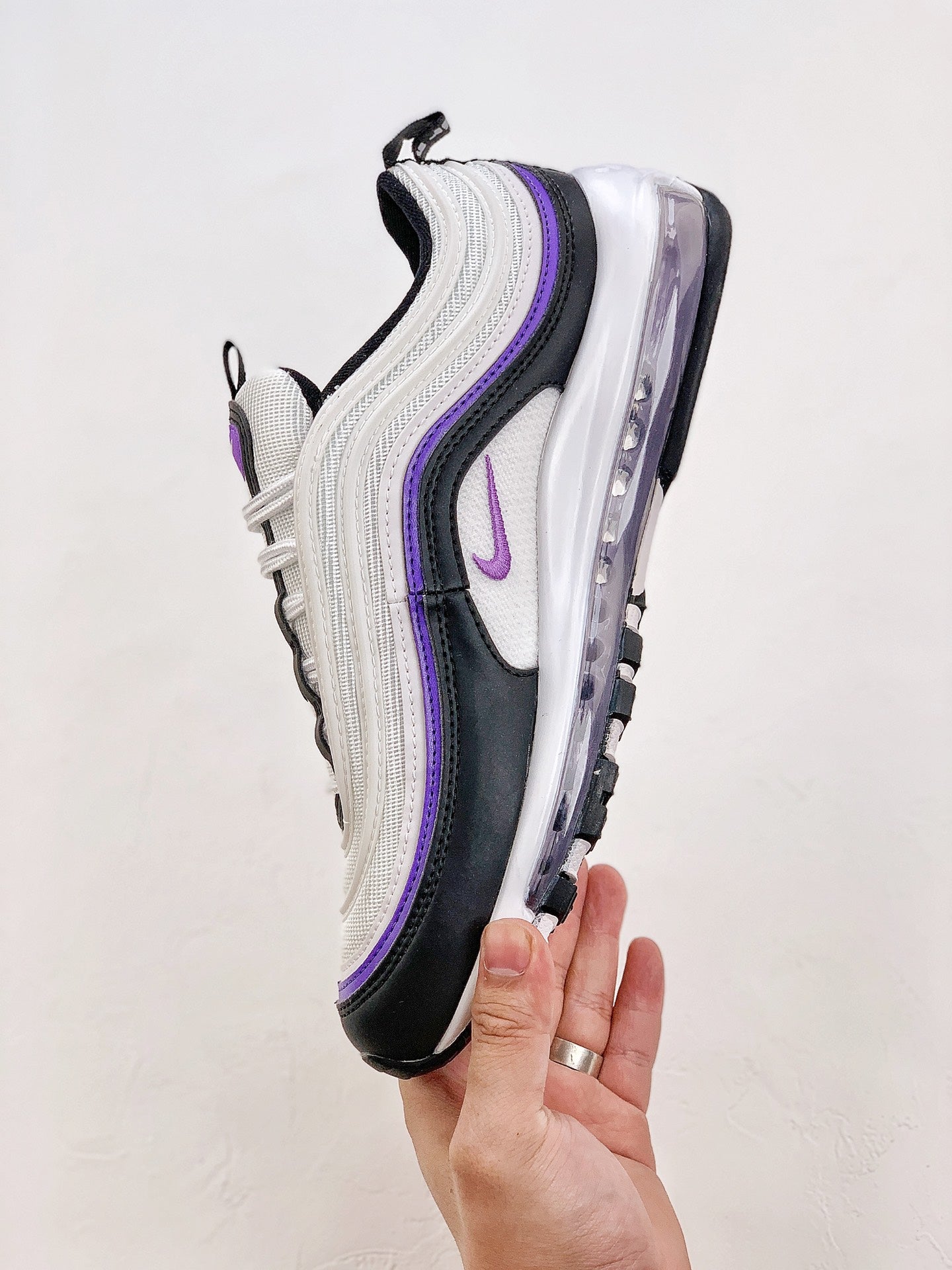 Nike Air Max 97.- blancas, negras y moradas