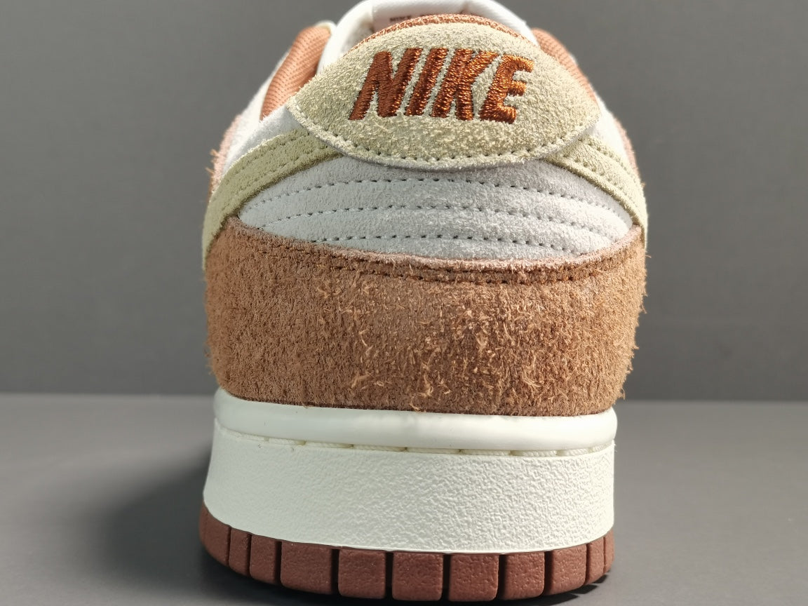 Nike SB Dunk Low "Milk Tea"