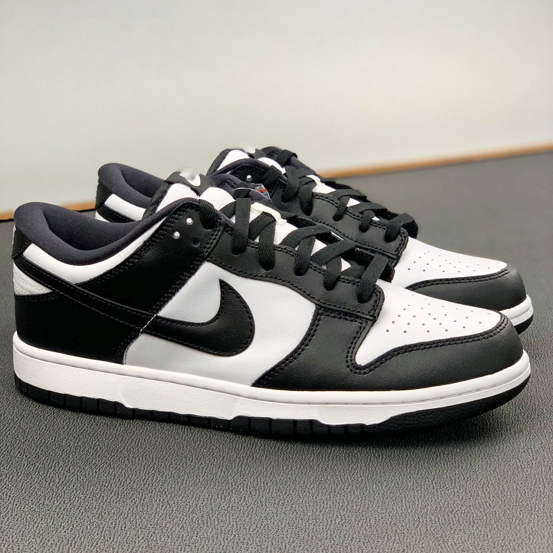 Nike SB Dunk Low "Panda"