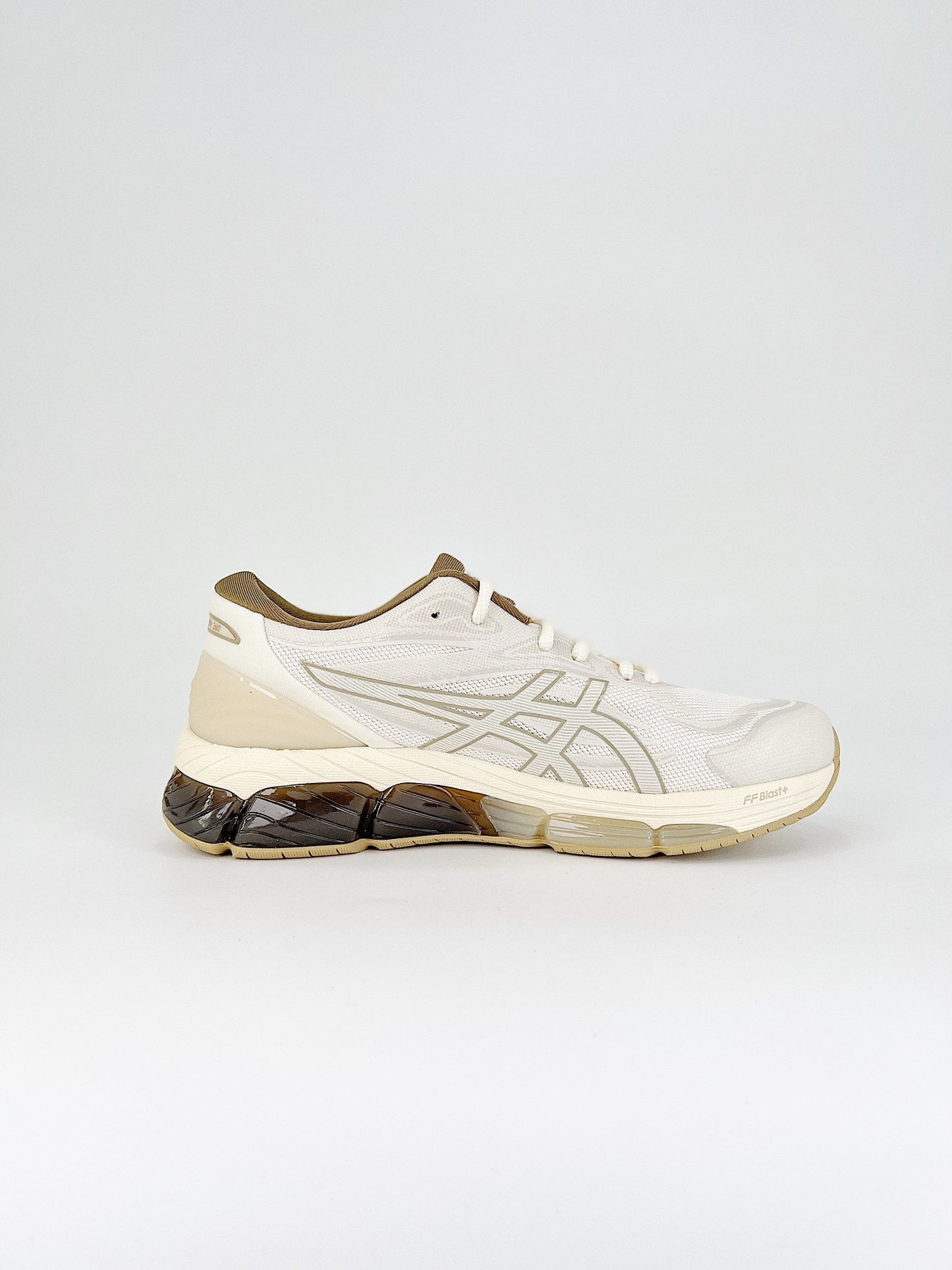 Asics Gel-Quantum 360 VIII.- blancas, y marrones y beige