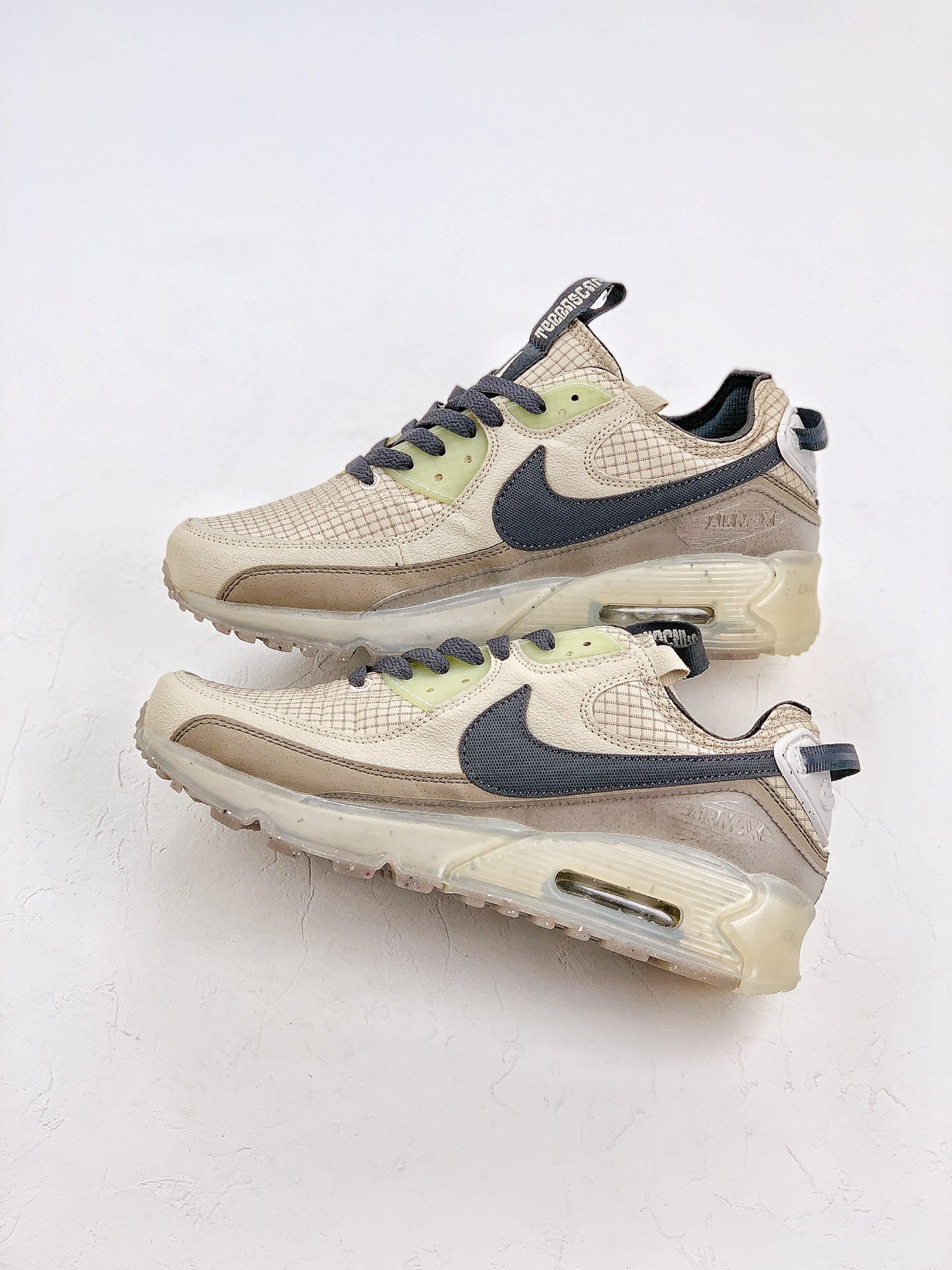 Nike Air Max 90.- marrones