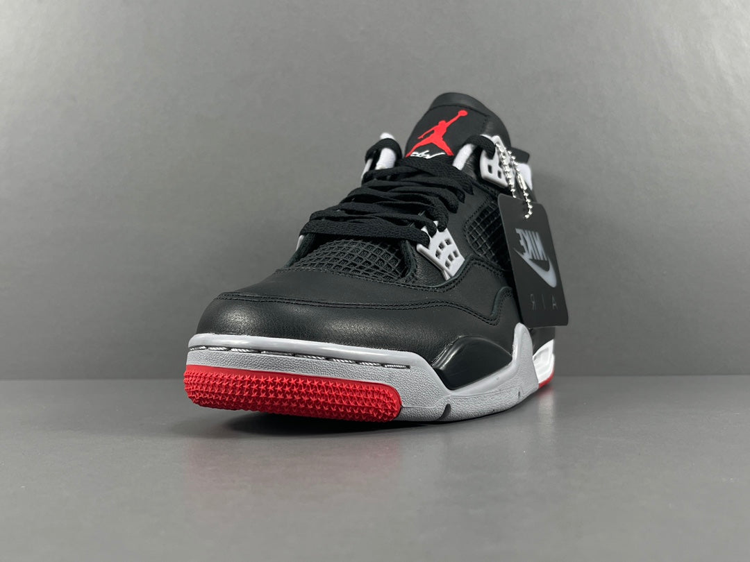 Air Jordan 4 "Bred Reimagined".- Un clásico