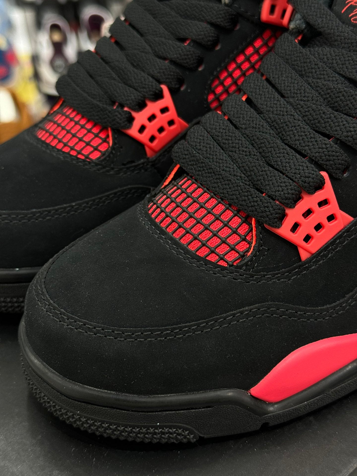 Air Jordan 4 Retro negro y rojo