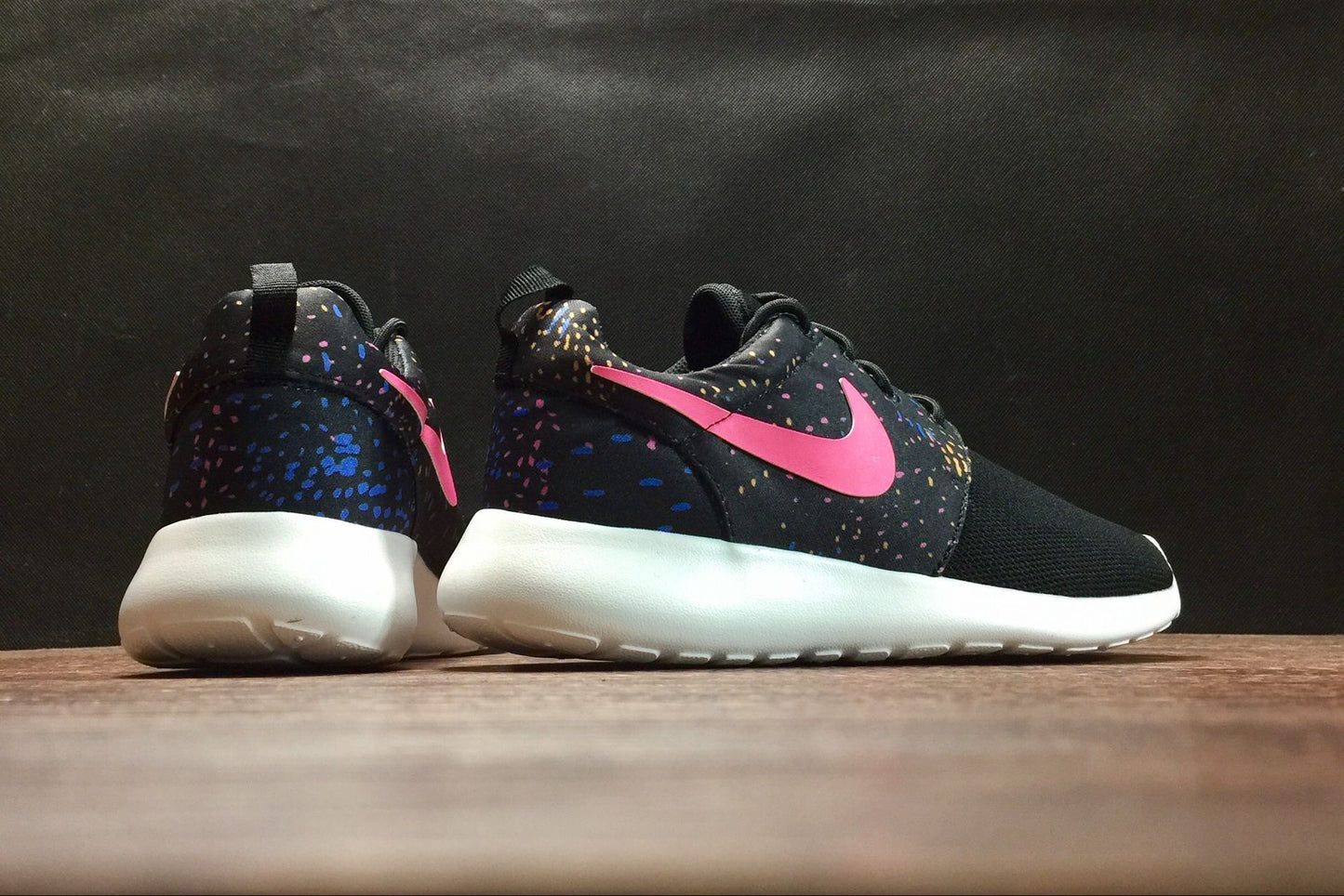 Nike Roshe Run One.- negras