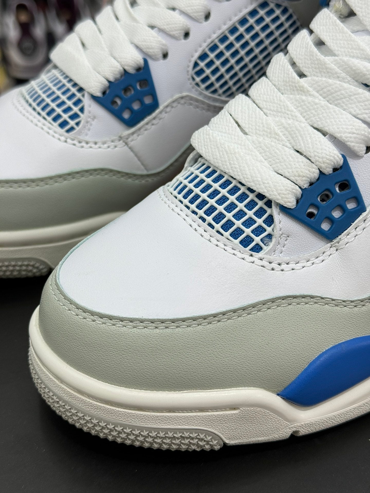 Air Jordan 4 Retro "Military Blue"