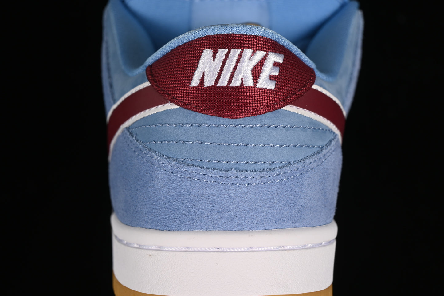 Nike SB Dunk Low Phillies Bubblegum