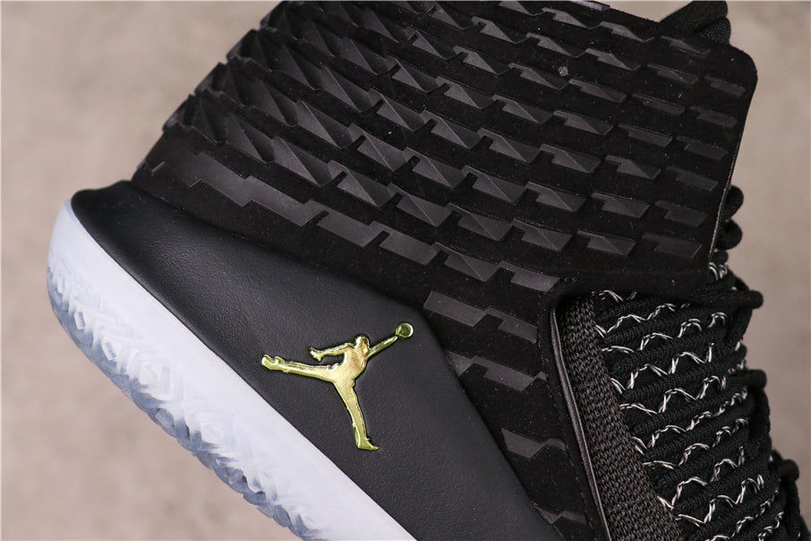 Air Jordan 32 “Black Cat”